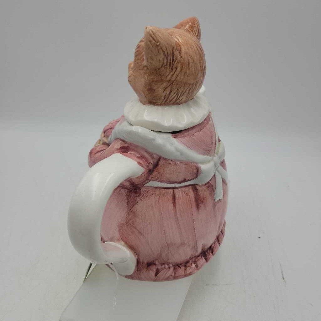 Mama Cat Tea Pot (DMG) 0584