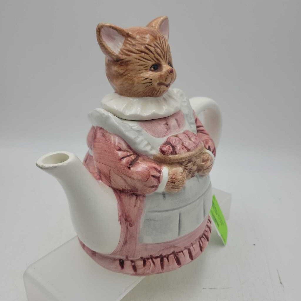 Mama Cat Tea Pot (DMG) 0584