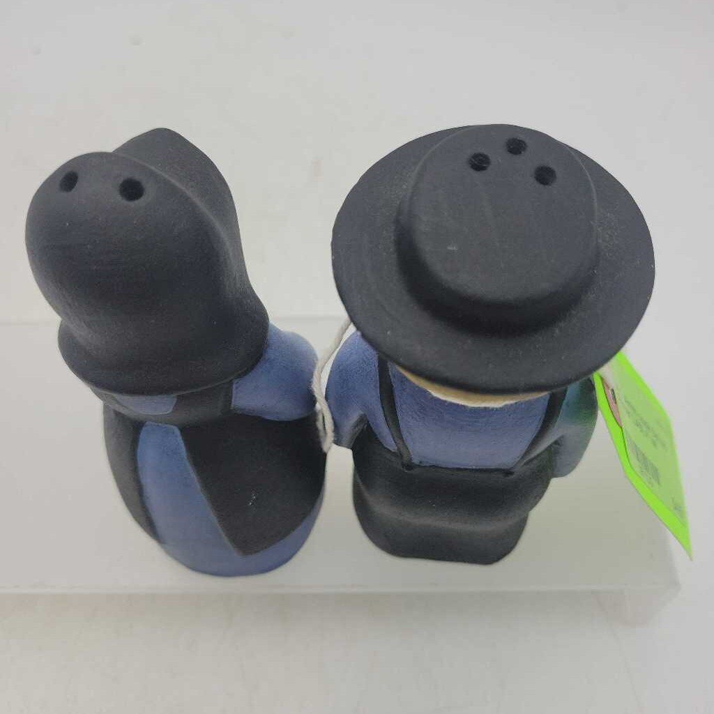 Amish couple Salt and Pepper (JAS)