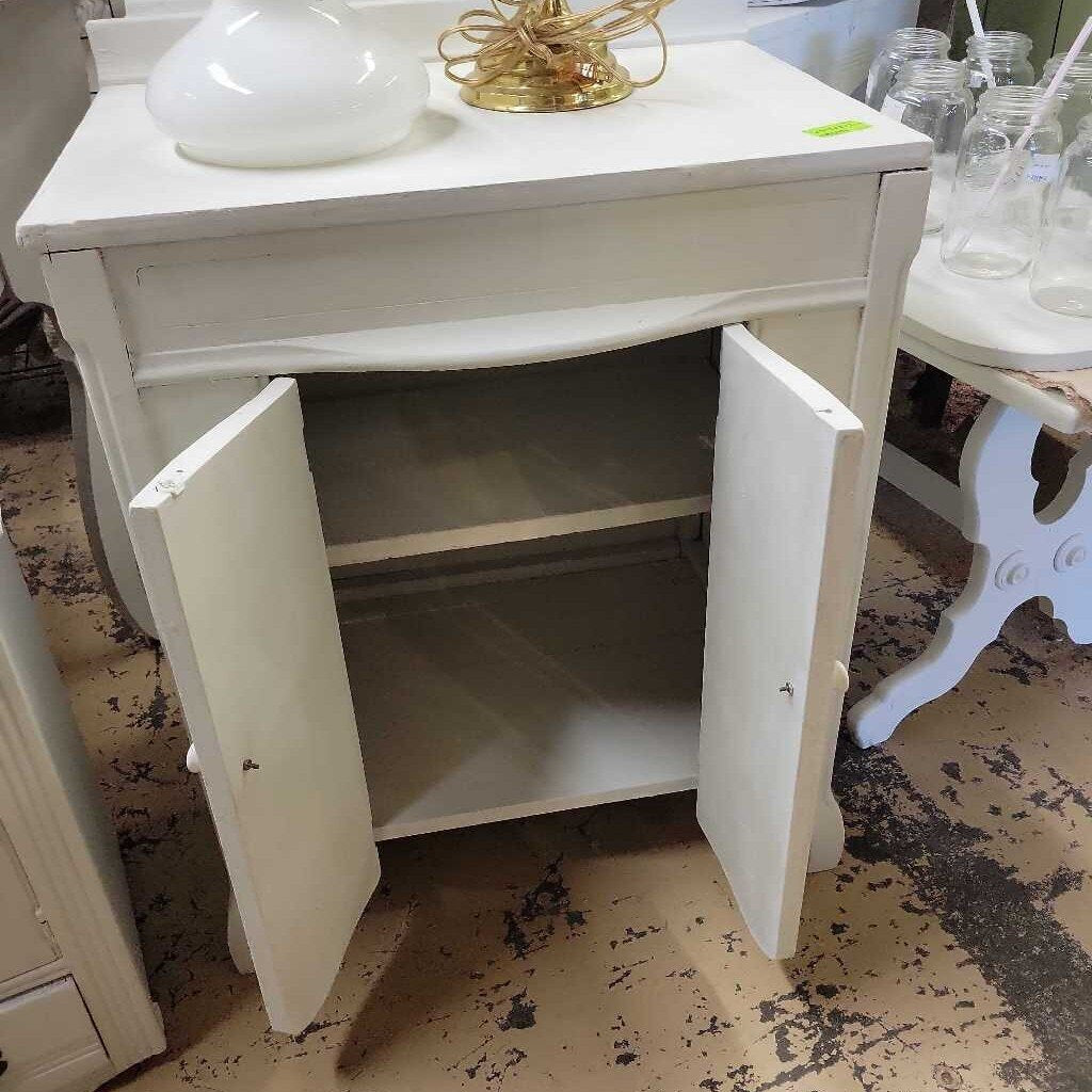 Small radio cabinet (RB)