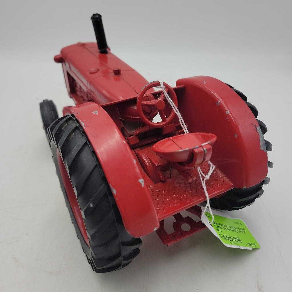 International # 600 Diesel Tractor Model (RAE)