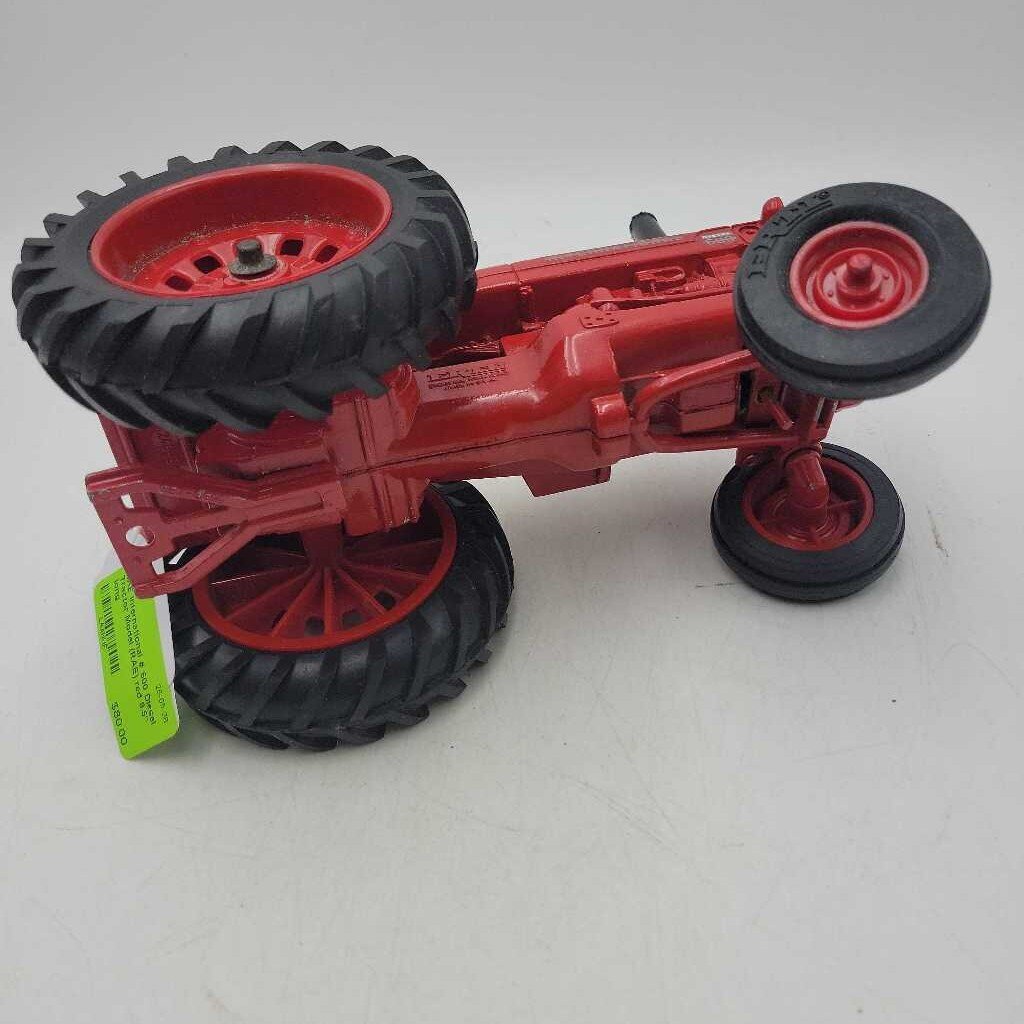 International # 600 Diesel Tractor Model (RAE)