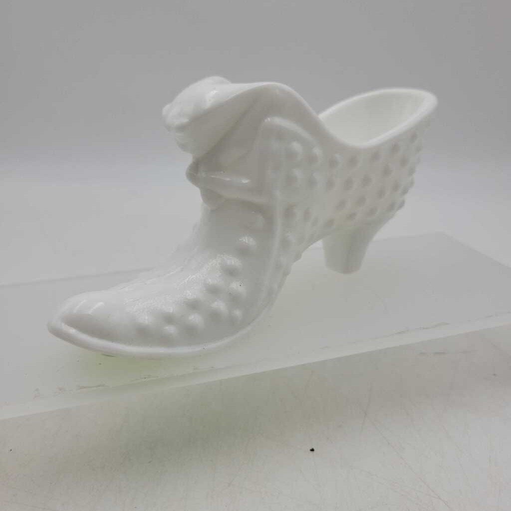Fenton white shoe (KEN)