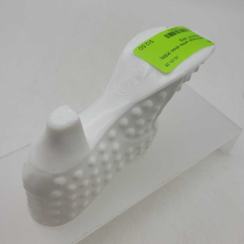 Fenton white shoe (KEN)