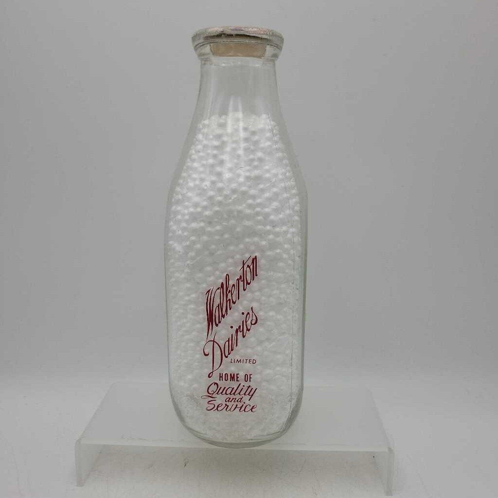 Walkerton dairies Quart milk bottle (JAS)
