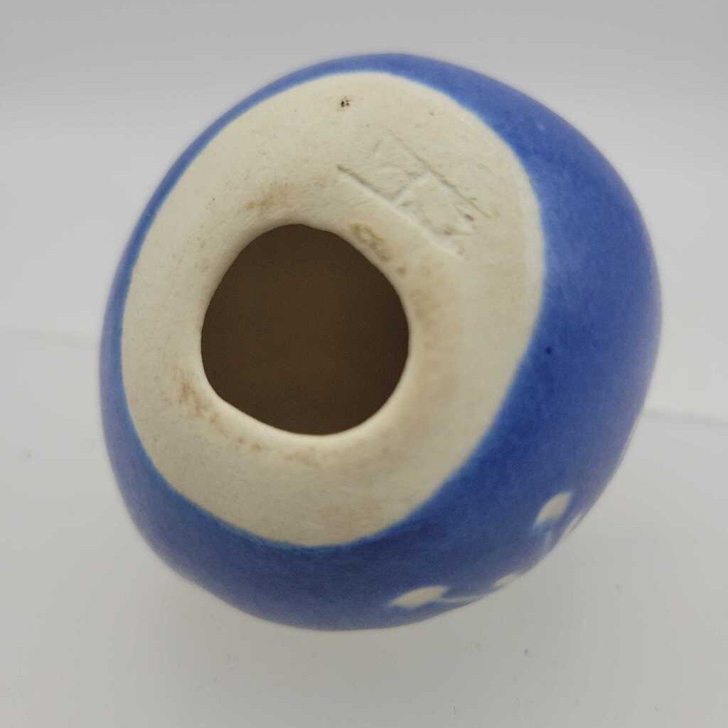 Strawberry Hill pottery bird Signed (DEB)