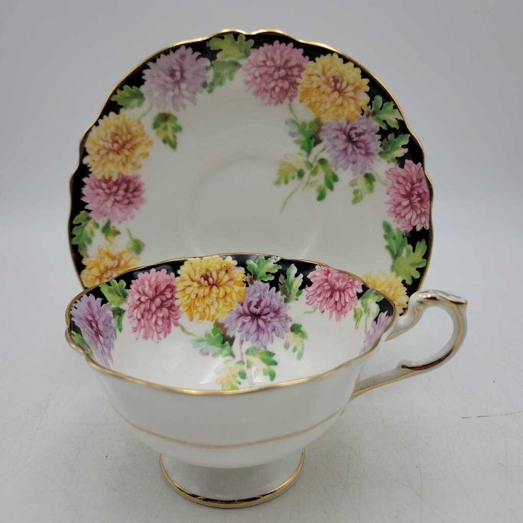 Vintage 1939 Paragon Chrysanthemum Cup/Saucer (YVO) (605)