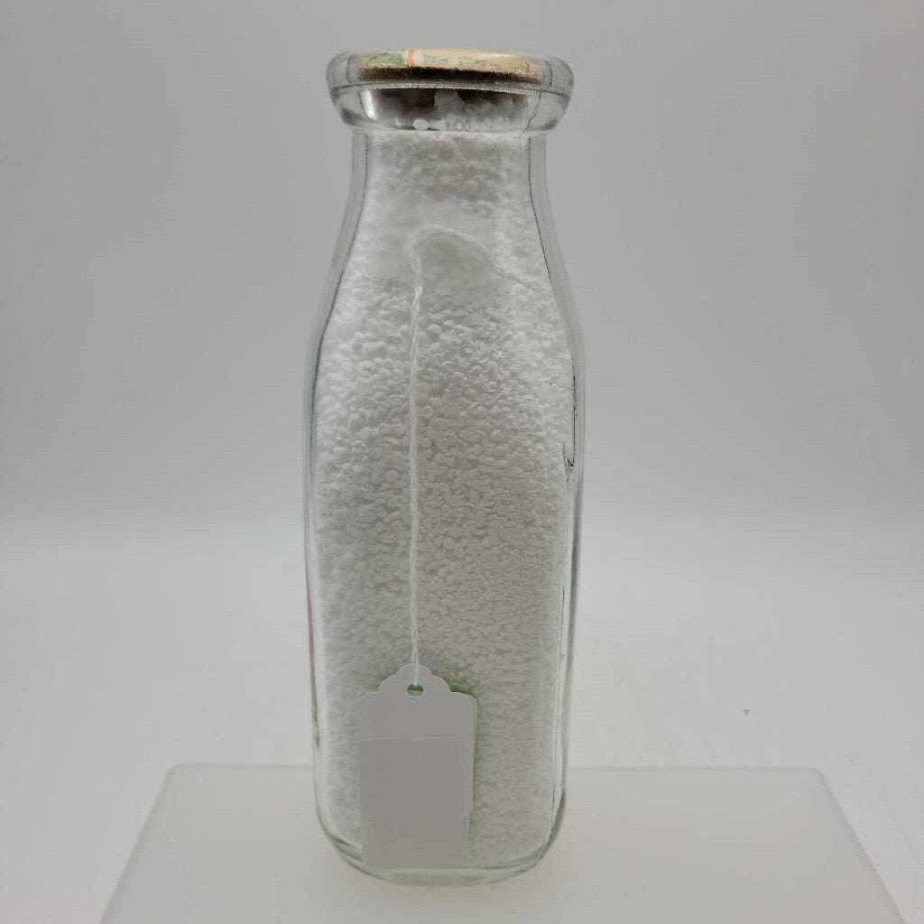 Hewitt's Dairy Pint Milk bottle (DEB)