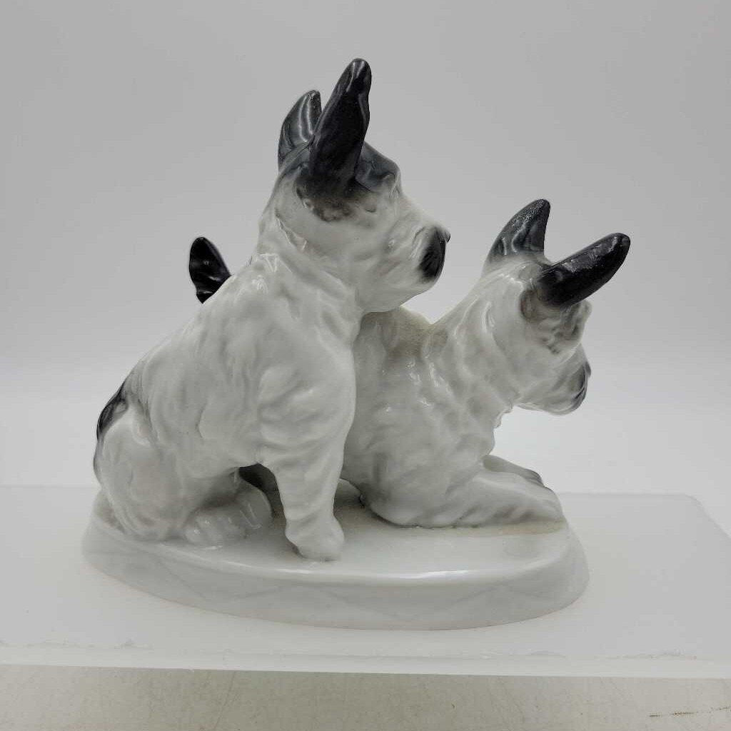 Vintage German Scottish Terriers (DS) 3604