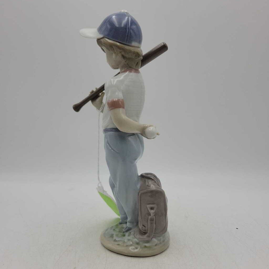 Lladro Boy Baseball (DEB)