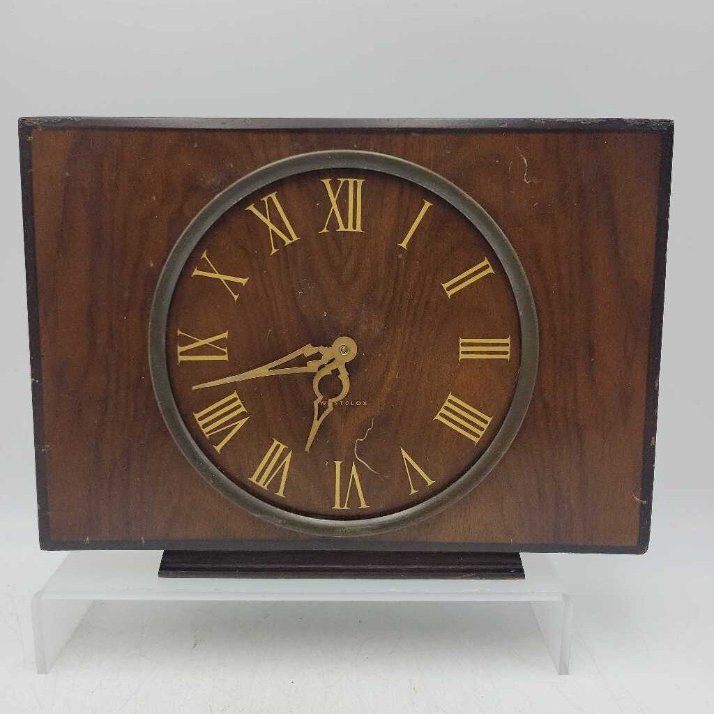 Vintage Wooden Clock 3526 (DS)