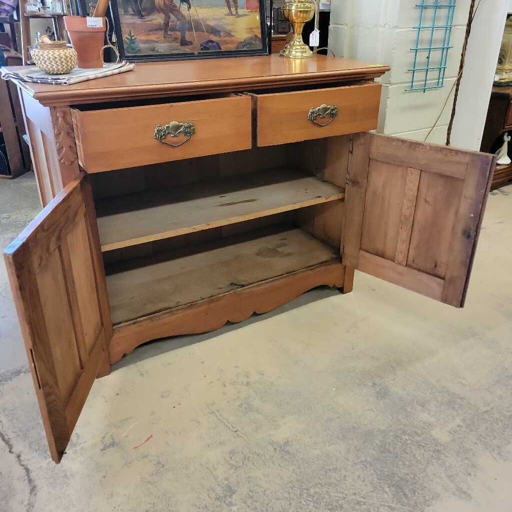 Pine Sideboard w/Key ((YVO) (606)