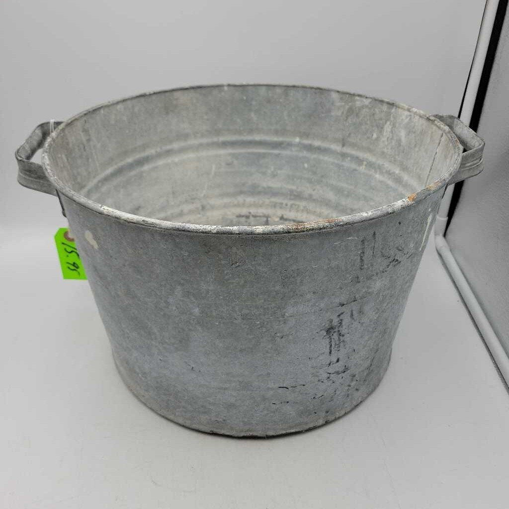 round galvanized Tub (JAS)