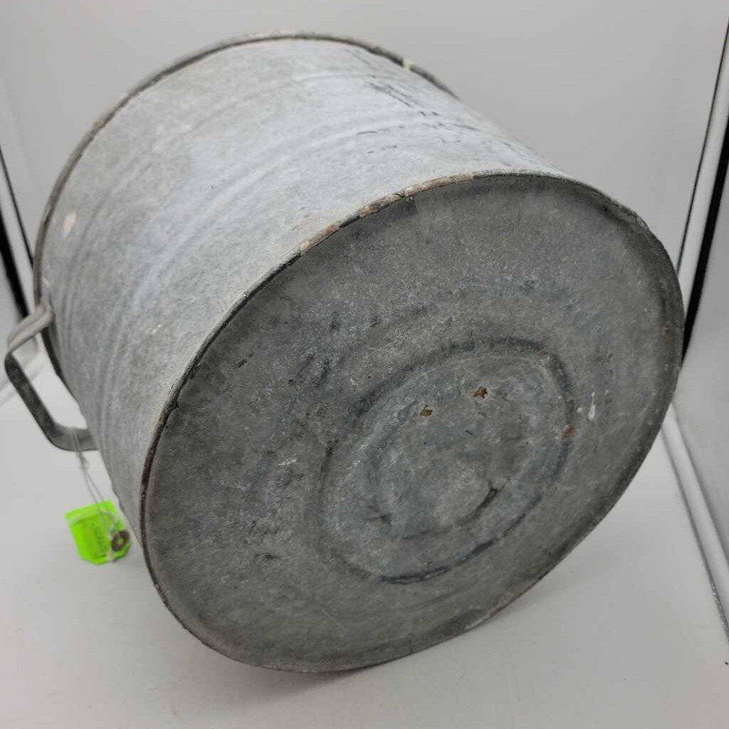 round galvanized Tub (JAS)