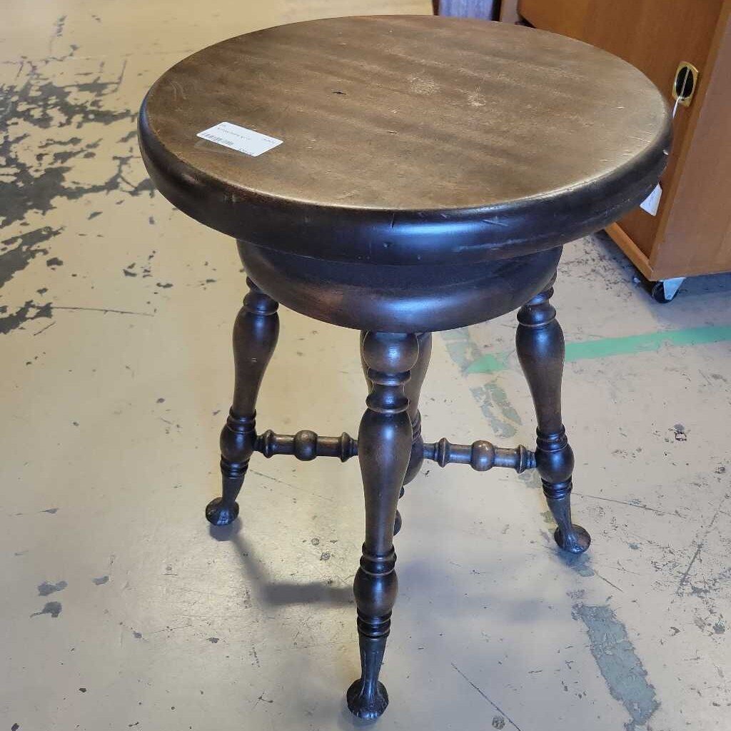 Antique Piano Stool cast feet (DER)