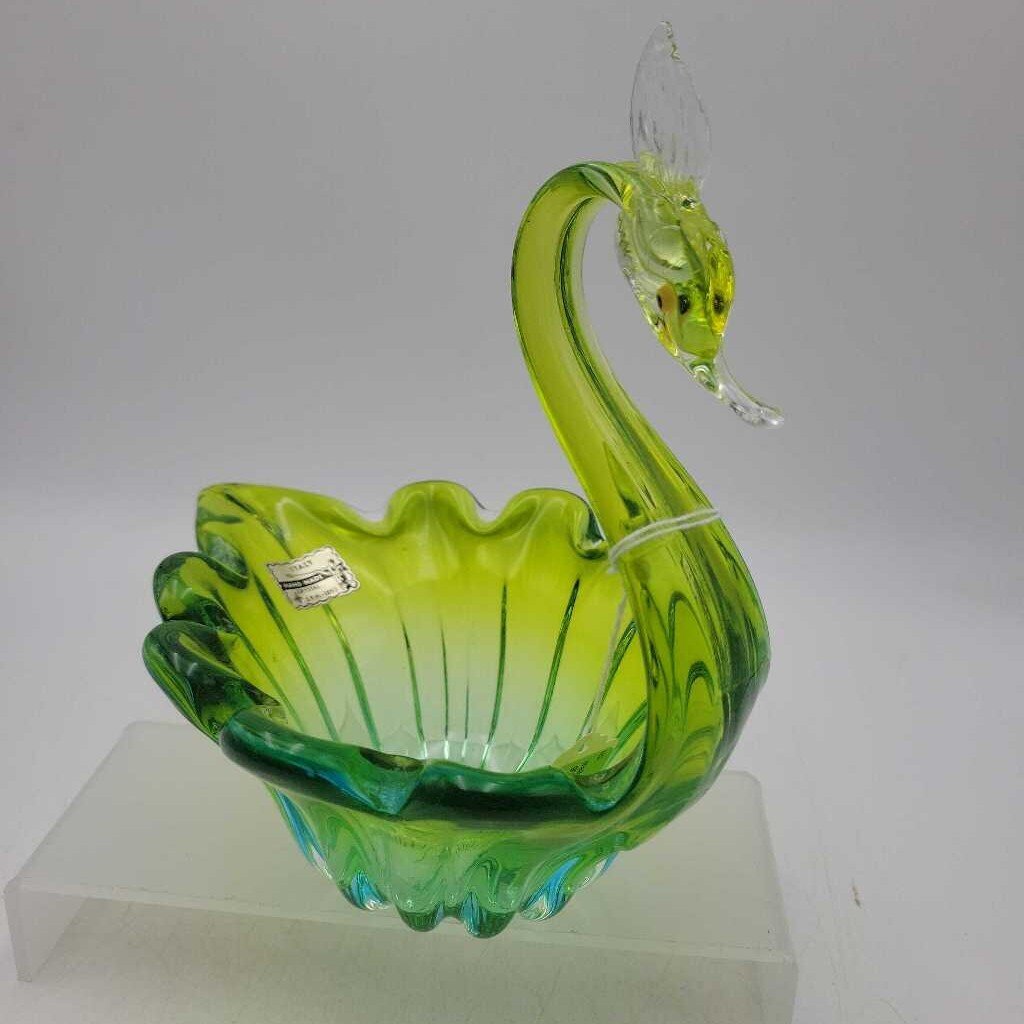 Italian Art Glass Swan #310