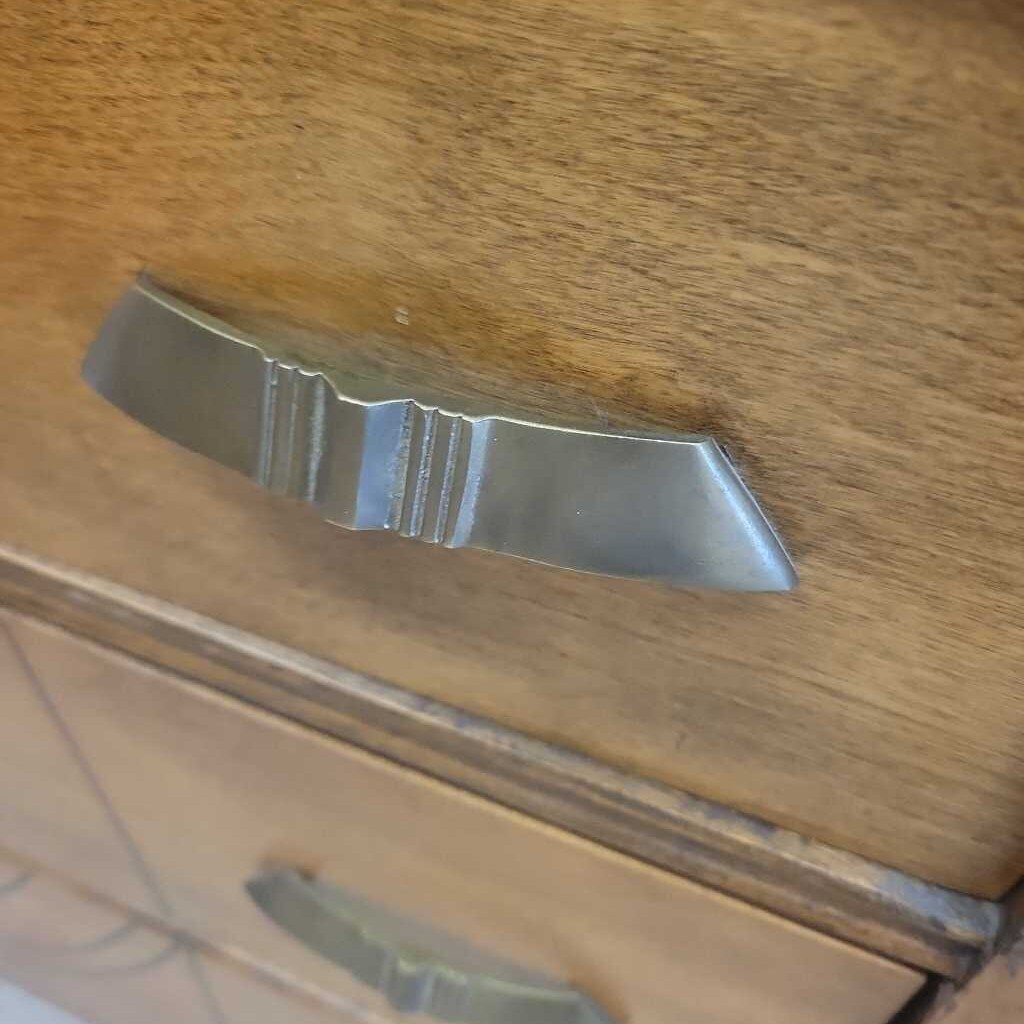 Art Deco Dresser w/Mirror (DER)
