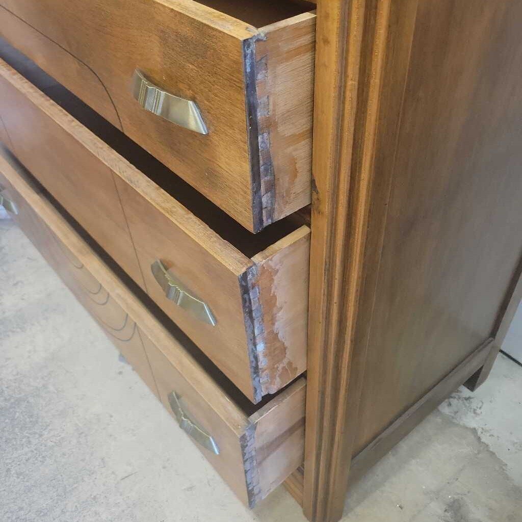 Art Deco Dresser w/Mirror (DER)