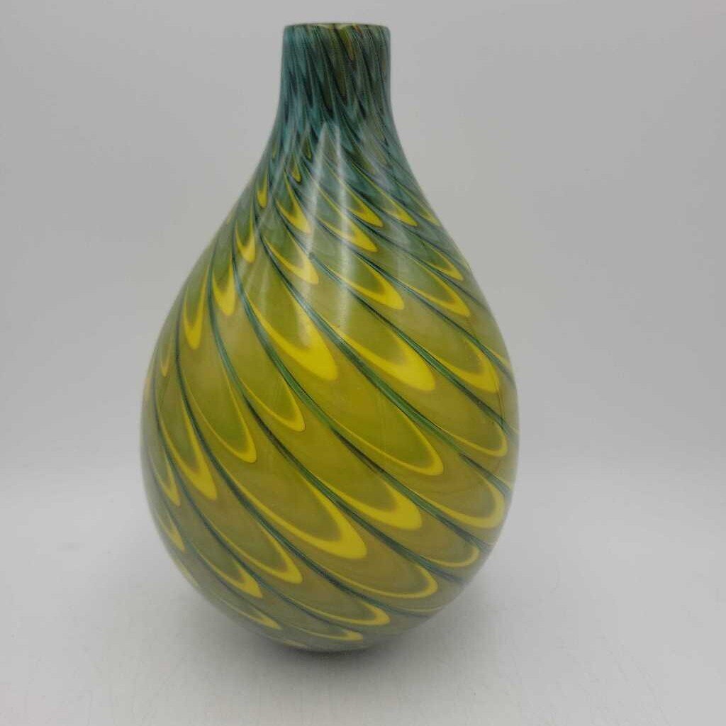 Art Glass Vase (YVO) (606)