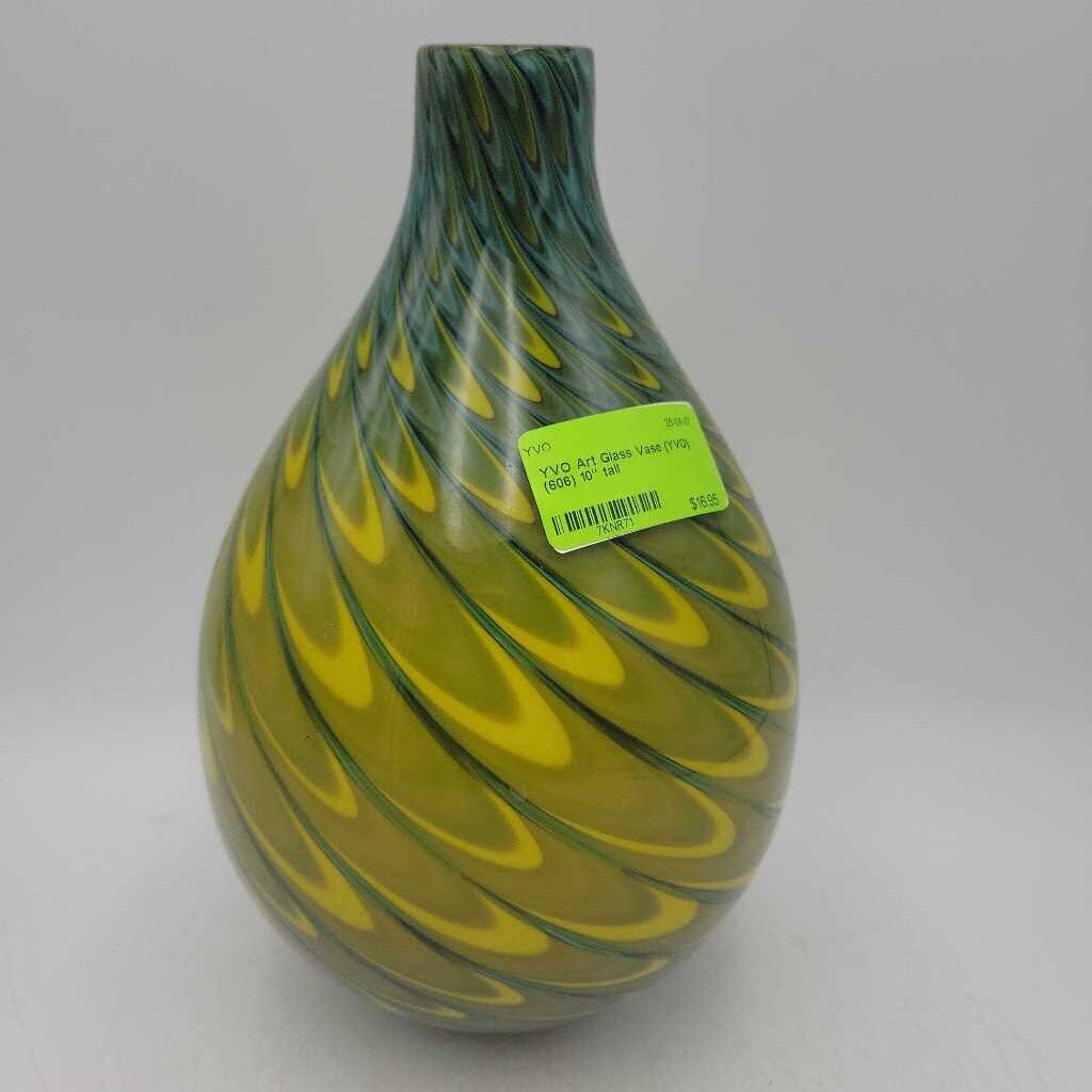 Art Glass Vase (YVO) (606)