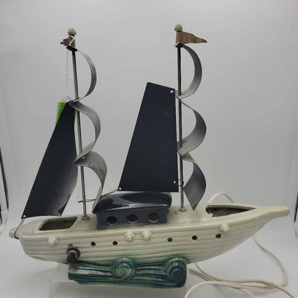 Sail boat TV Lamp (DEB) Works