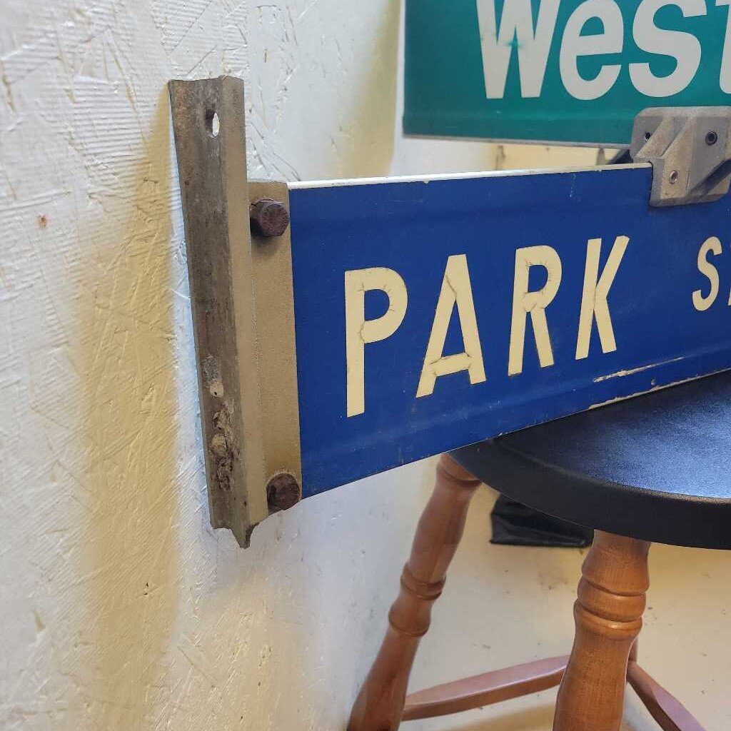 Street Sign Double West and Park (JAS)