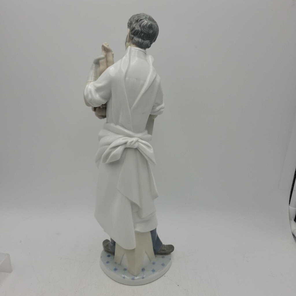 Lladro Obstetrician with Newborn baby (NS)