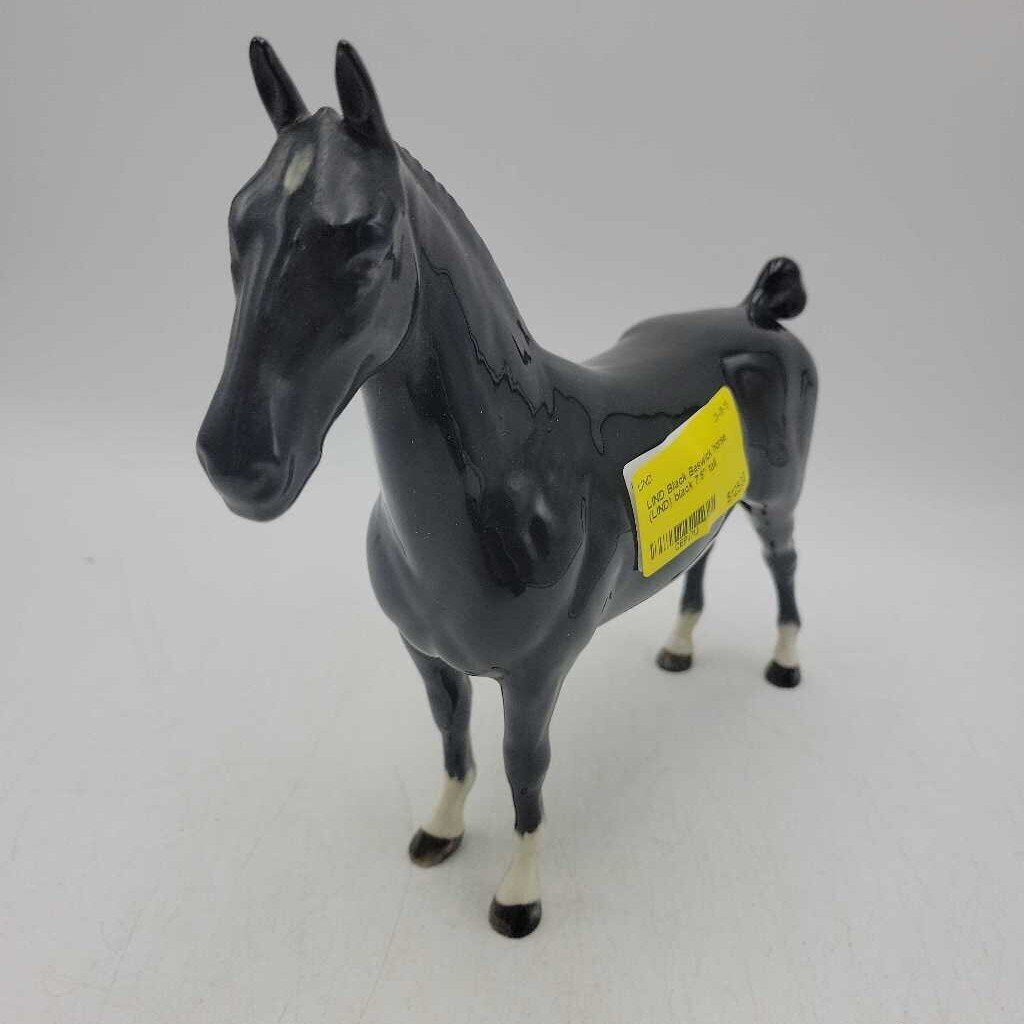 Black Beswick horse (LIND)