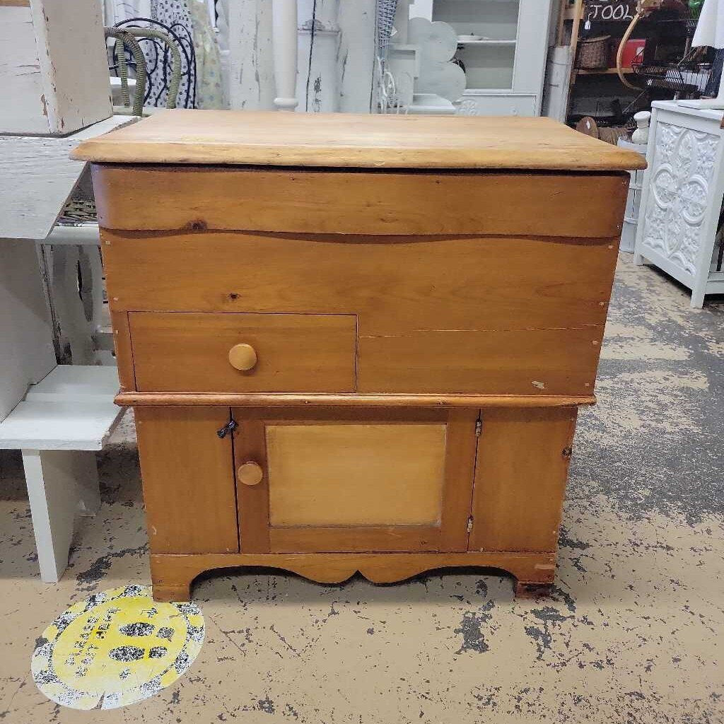 Wash stand with flip lid (RB)