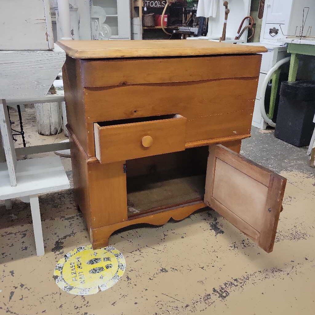 Wash stand with flip lid (RB)
