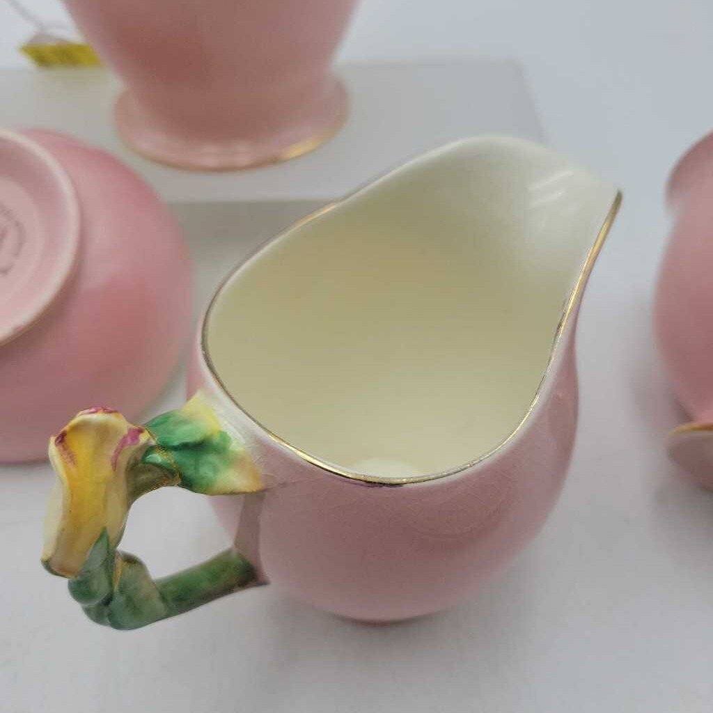 Royal Winton Grimwades Tiger Lily 8 pcs Tea Pot Cream and Sugar 2 Cup saucers (DEB)