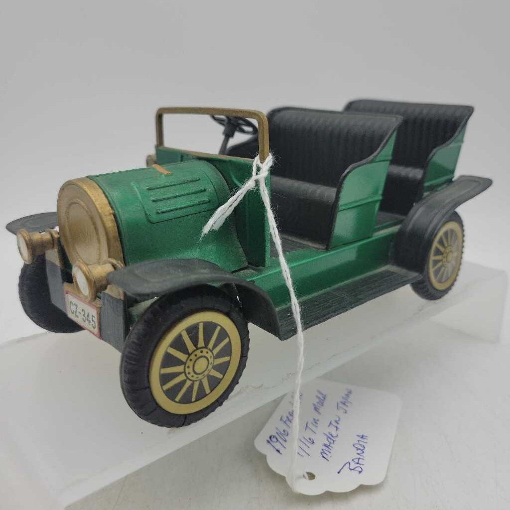 Vintage 1950's / 60's Tin Car Bandia Japan fiction (JAS)