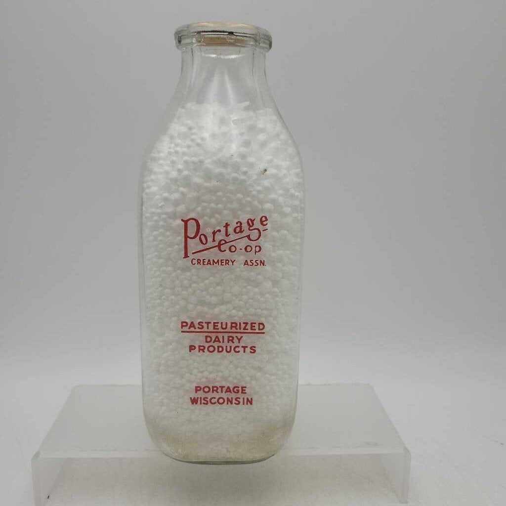 Portage Creamery Milk Bottle Wisconsin (JAS)