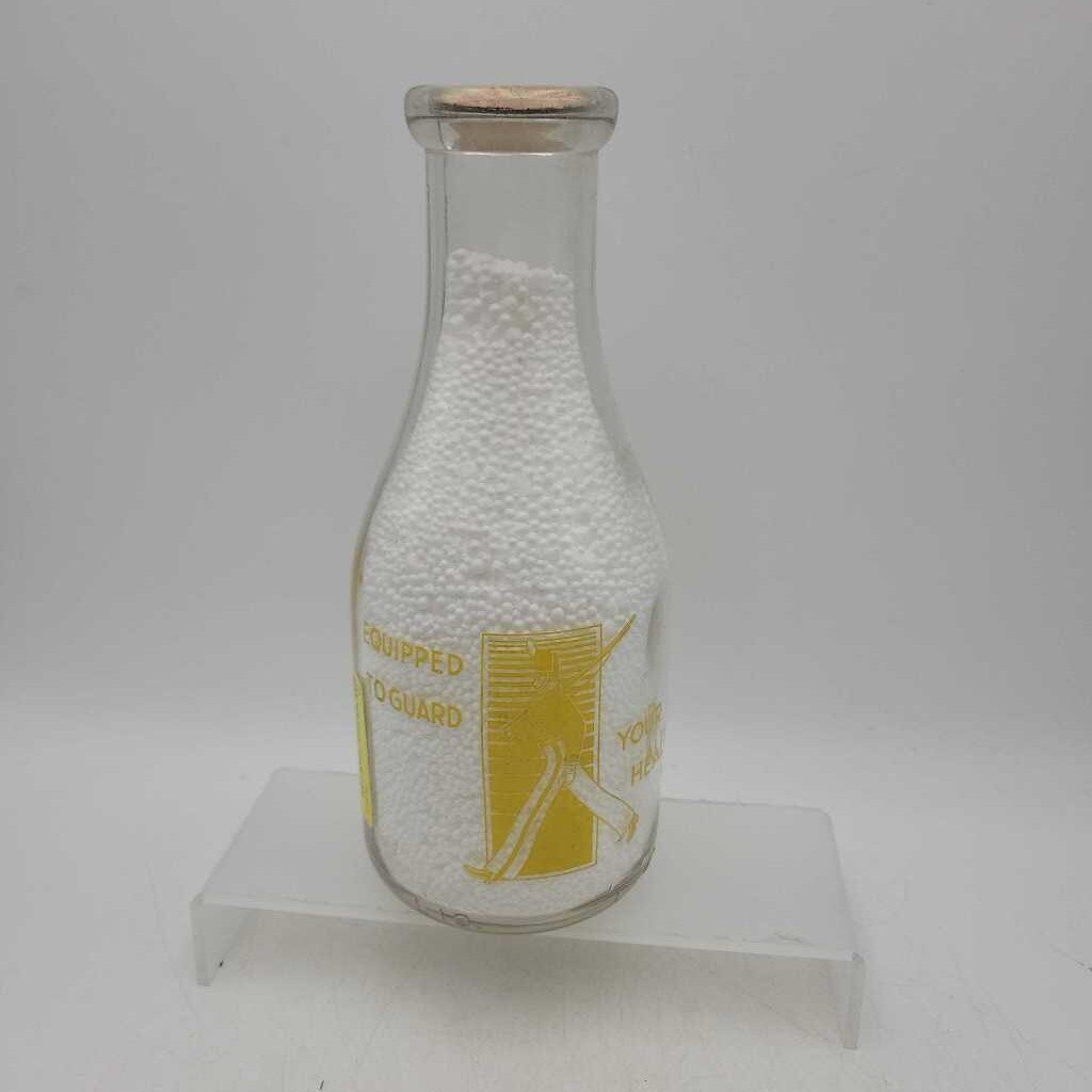 W.Q Clark Peru N.Y. Milk Bottle Wisconsin (JAS)