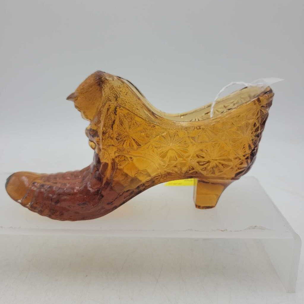 Fenton Glass Shoe (DEB)