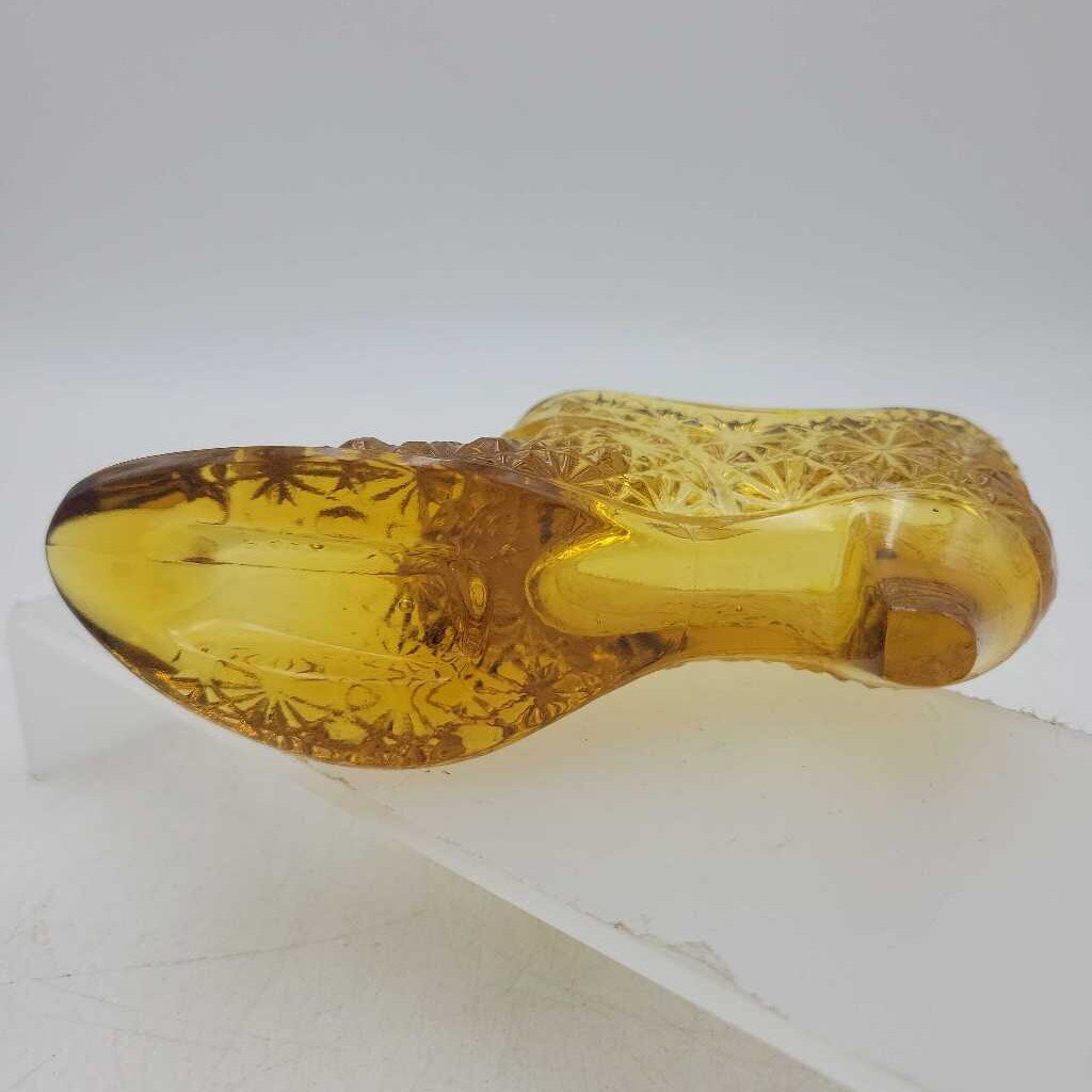 Fenton Glass Shoe (DEB)