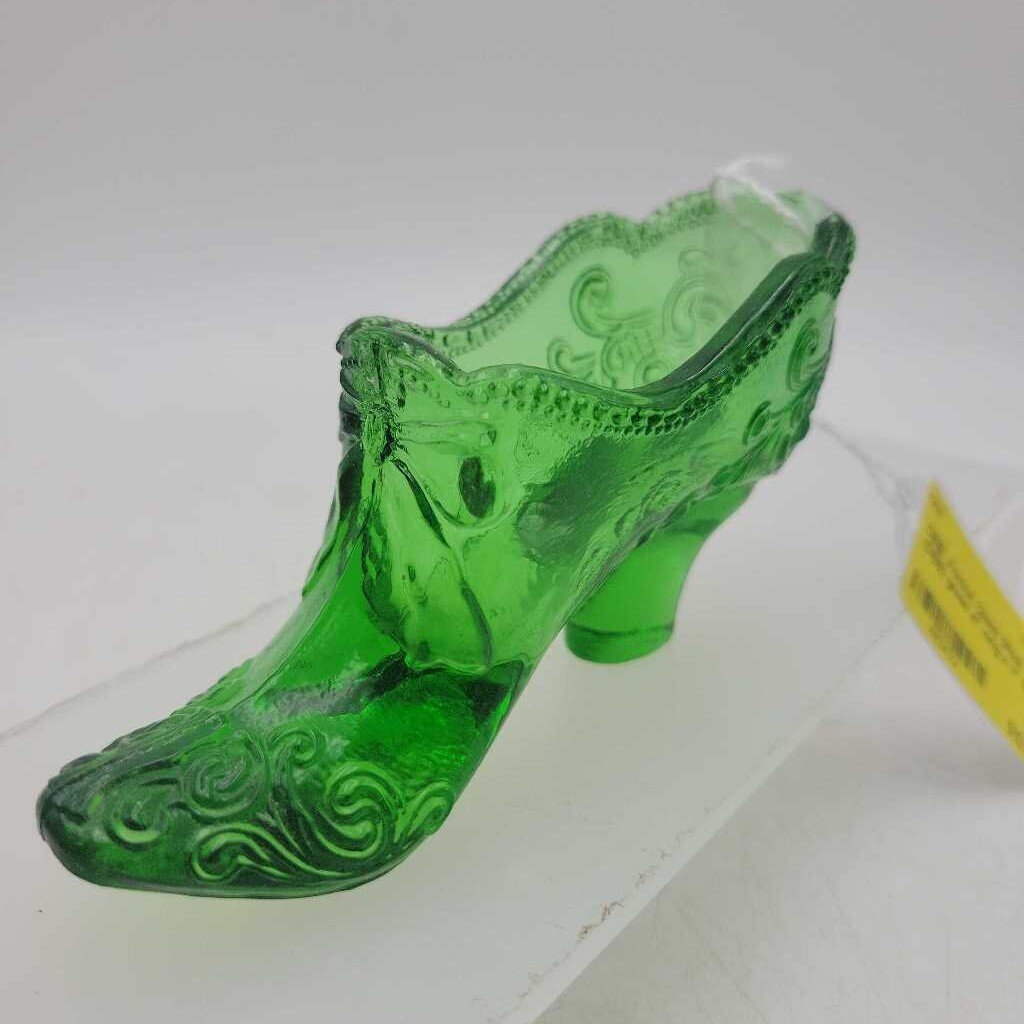 Fenton Glass Shoe (DEB)