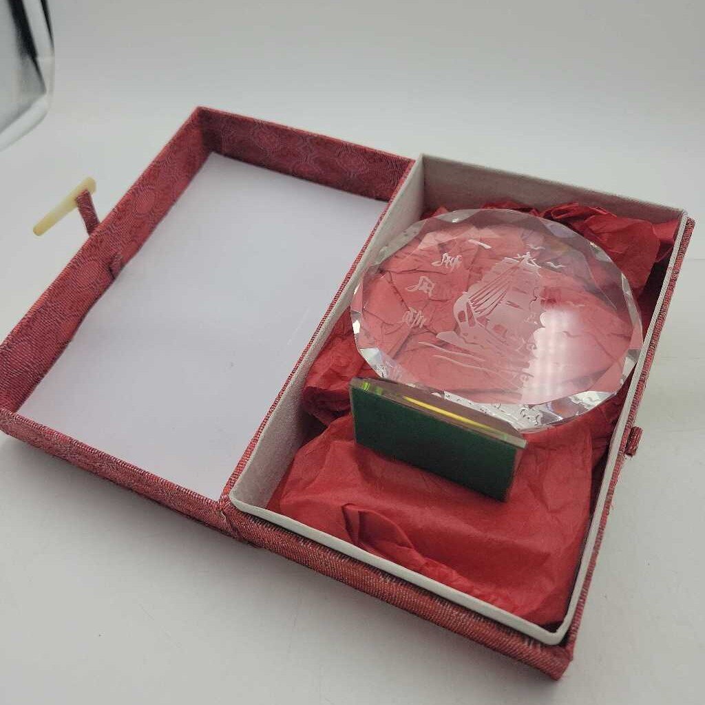 Chinese sailing ship Paperweight (JAS)
