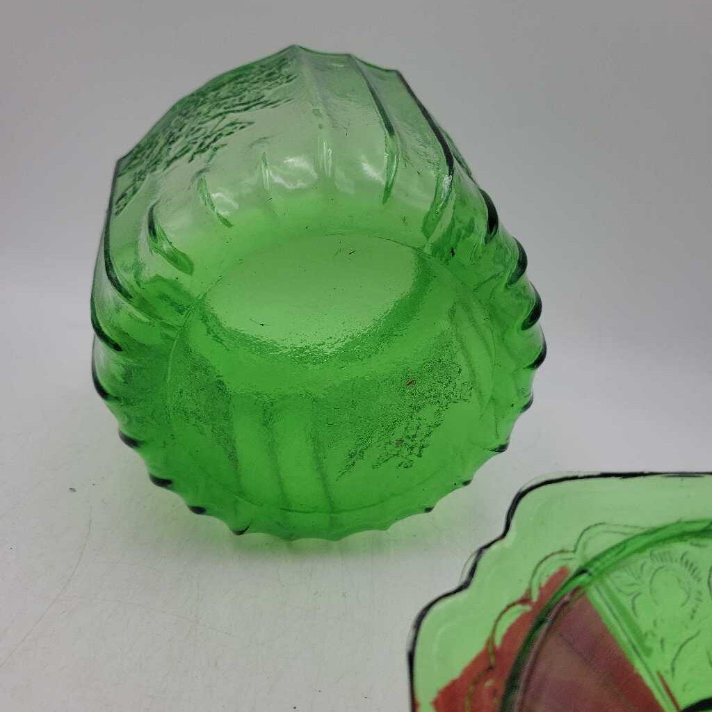 Green glass cookie jar (KAR)