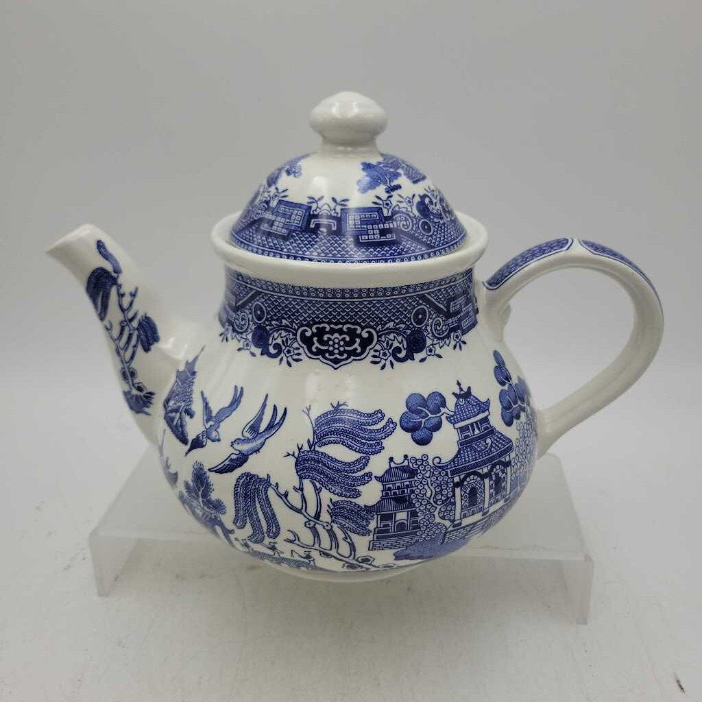 Blue Willow Teapot Church hill England (YVO) (606)