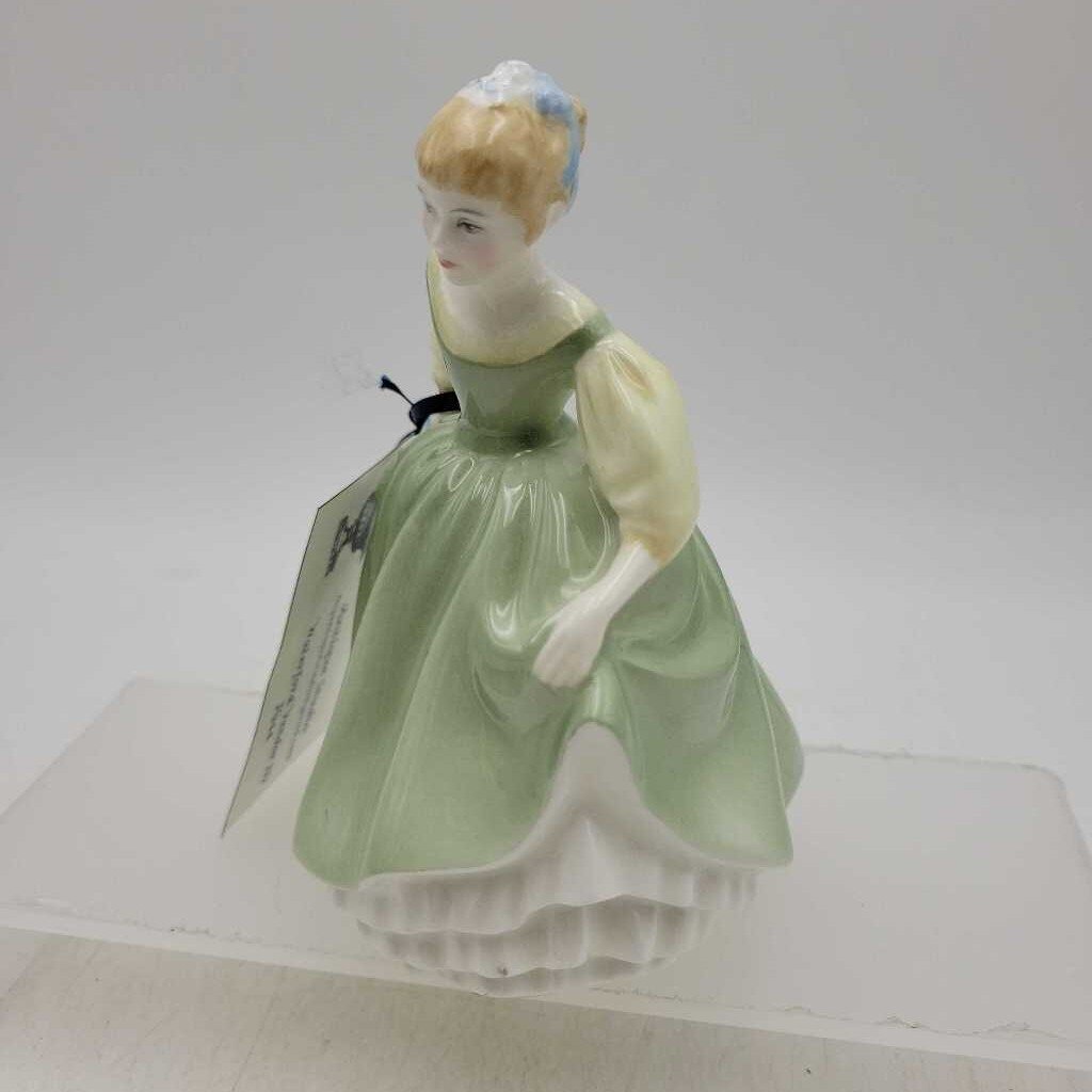 Royal Doulton Figurine - "Fair Maiden" 1966 (JG44) HN2211