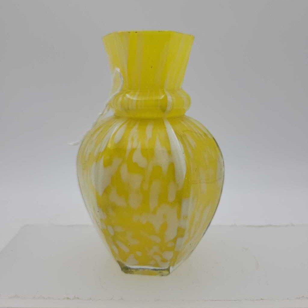 Art Glass vase (DEB)