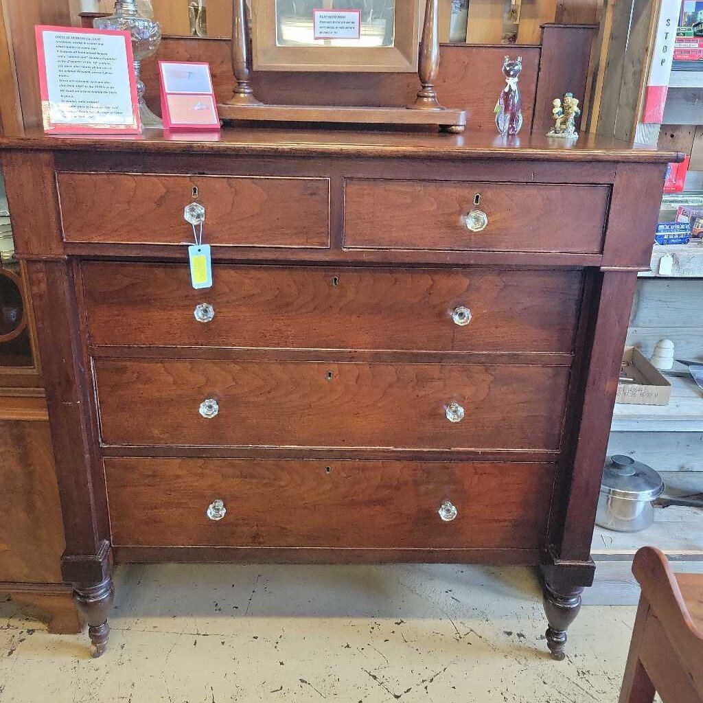 1820,s/1830,s chest of drawers #318 (NS)