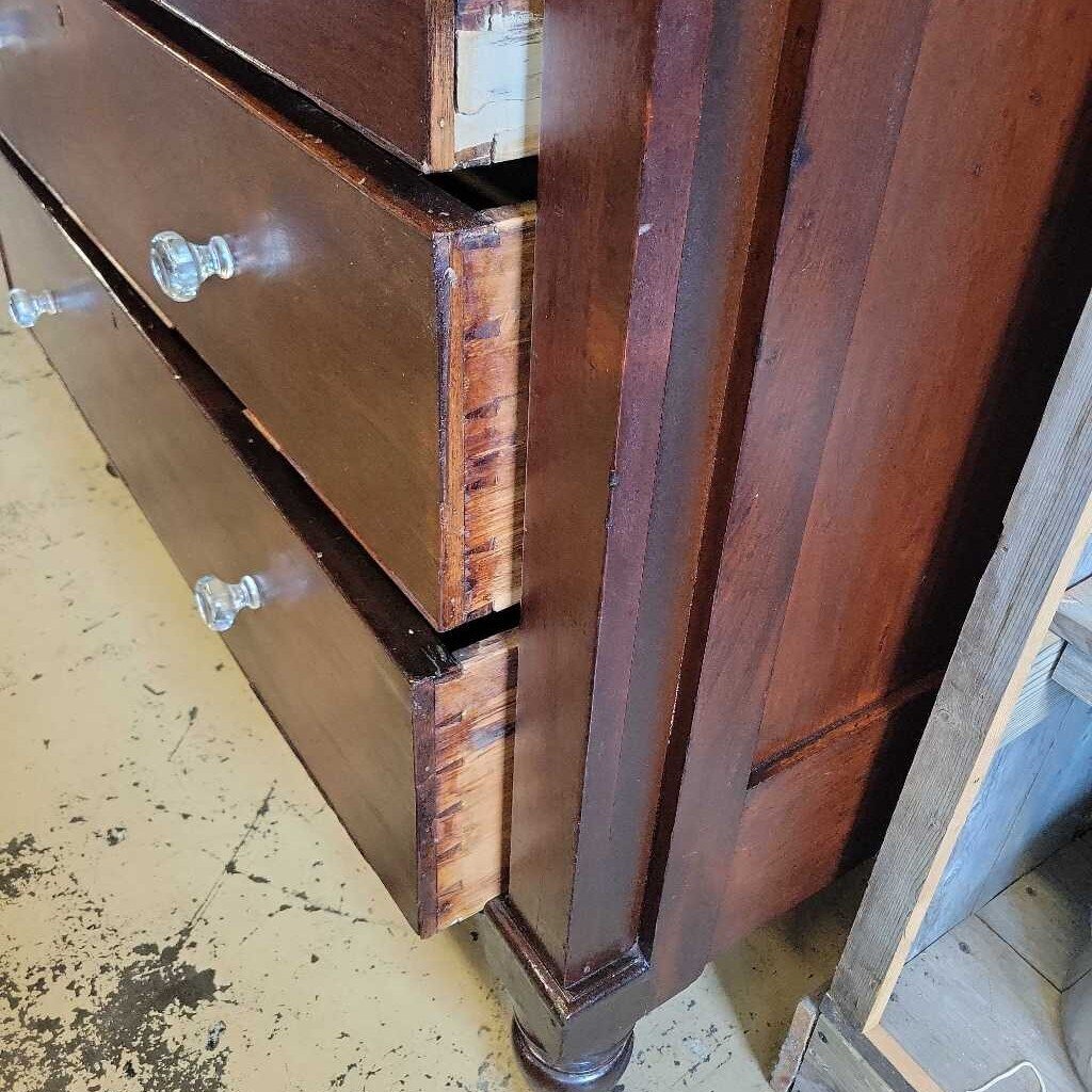 1820,s/1830,s chest of drawers #318 (NS)