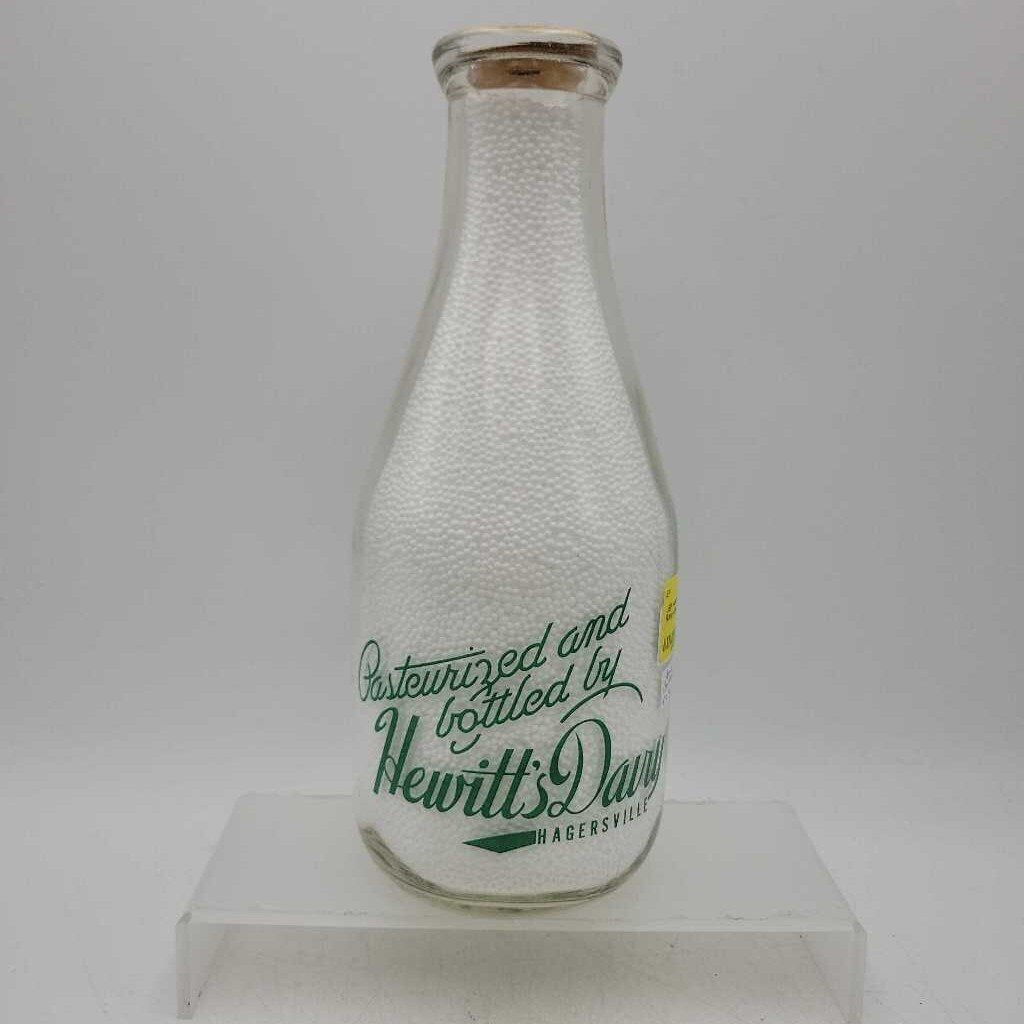Hewitt's Dairy Hagersville Rare Quart