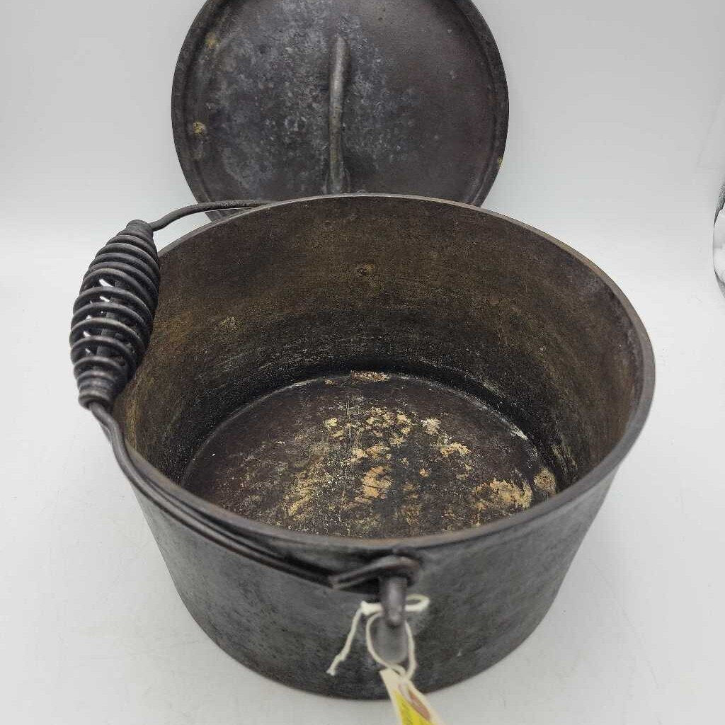 Cast Iron Dutch Oven (JAS)