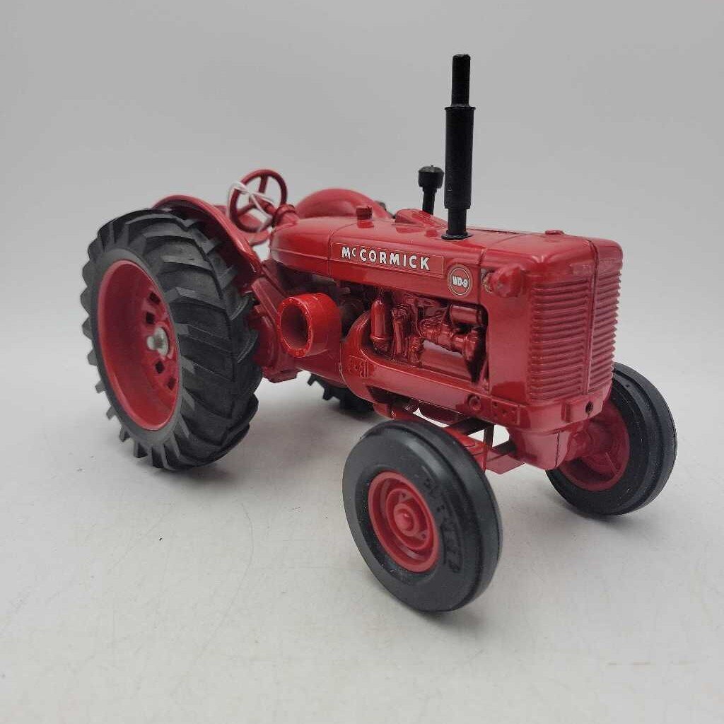 McCormick WD9 Tractor ERTL (RAE)