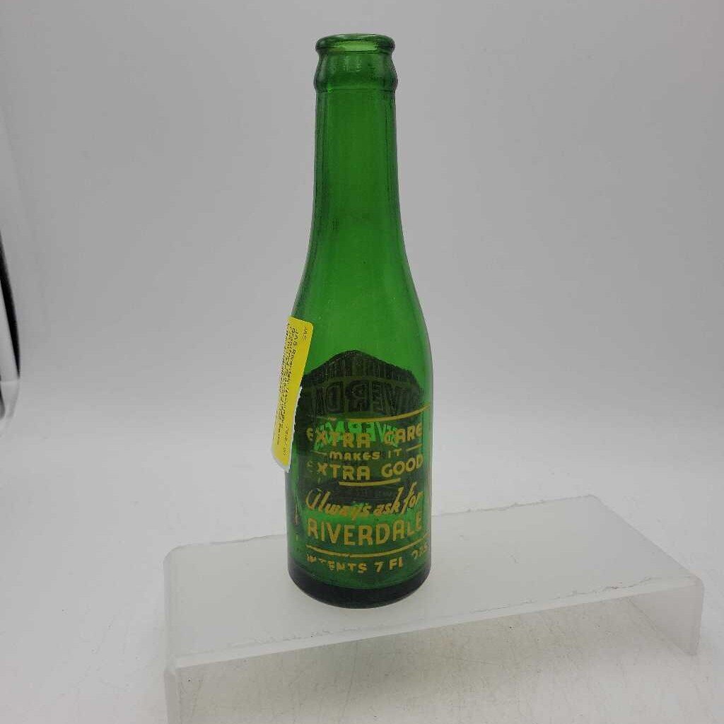 Riverdale Beverages Brantford Ontario Soda bottle (JAS) Rare