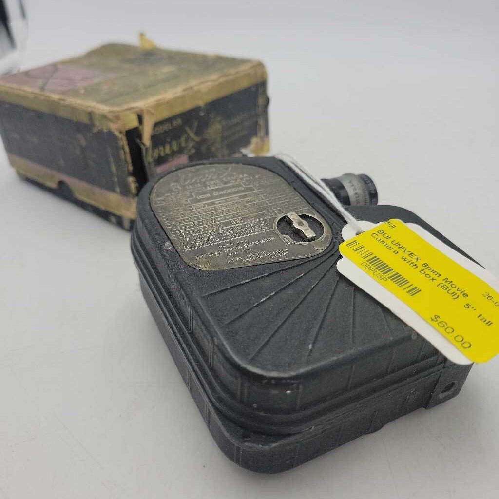 UNIVEX 8mm Movie Camera with box (BUI)