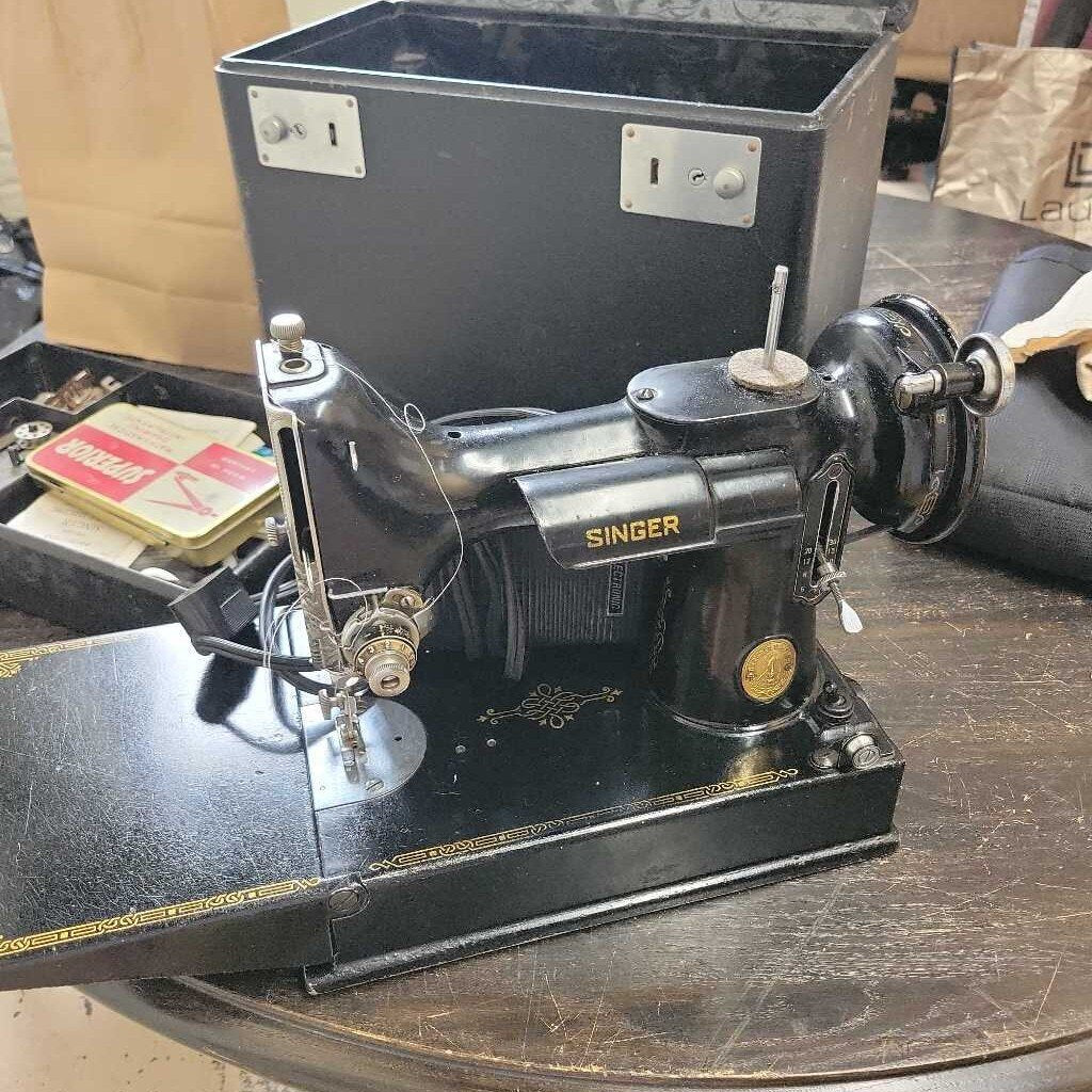 Singer Featherweight Sewing Machine and All.(bobbin at Front Desk)